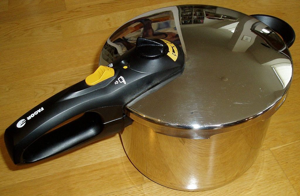 How does a pressure cooker work?