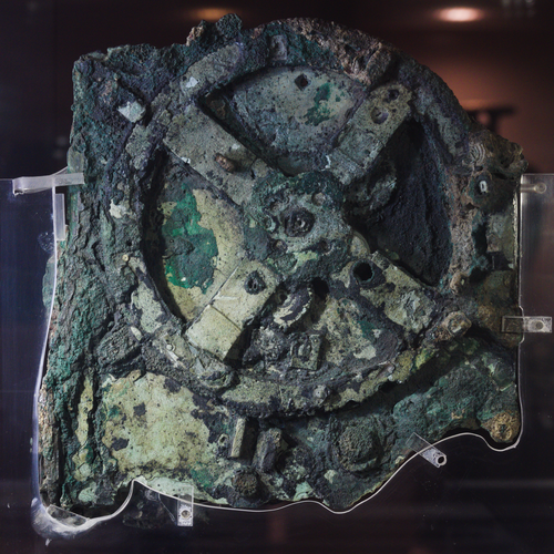 What is the Antikythera mechanism?